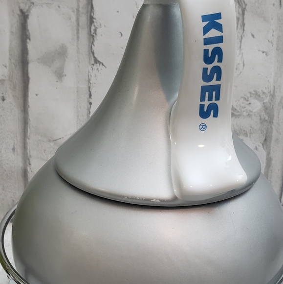 Kisses Ceramic Fondue Pot w/Hershey's Mugs - Picture 8 of 14